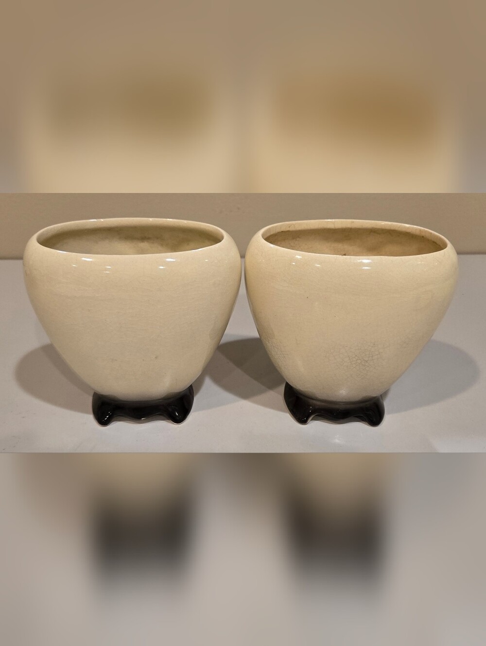Royal Copley Ivyleaf Ceramic Planter Pair in Cream and Green - Picture 4 of 4